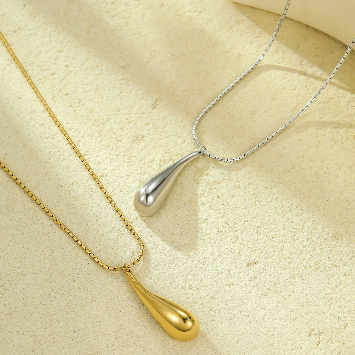The Delphine Hollow Drop Necklace