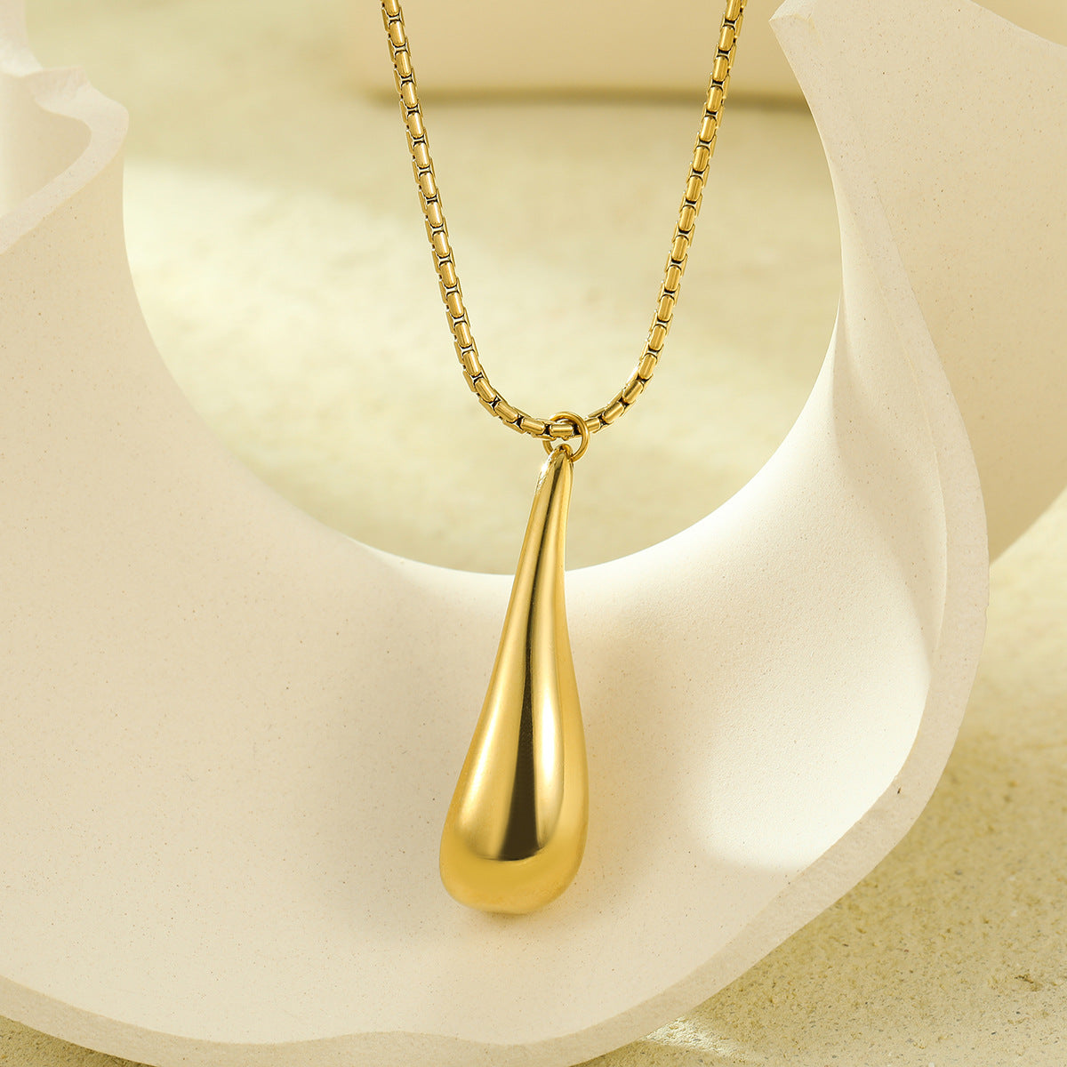 The Delphine Hollow Drop Necklace